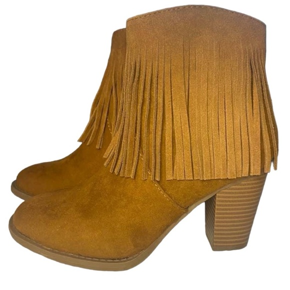 Mossimo Boots With Leather Fringe and Heel Ankle High Booties - Picture 1 of 1